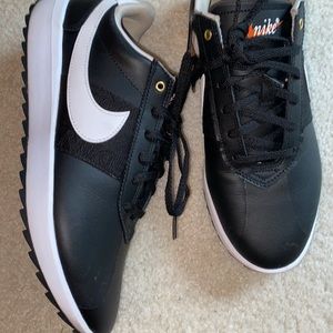 Nike Black and White Women's Sneakers